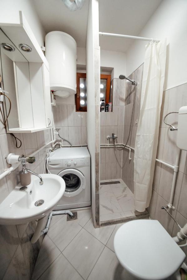Vila Petunija Sjenica Luaran gambar
