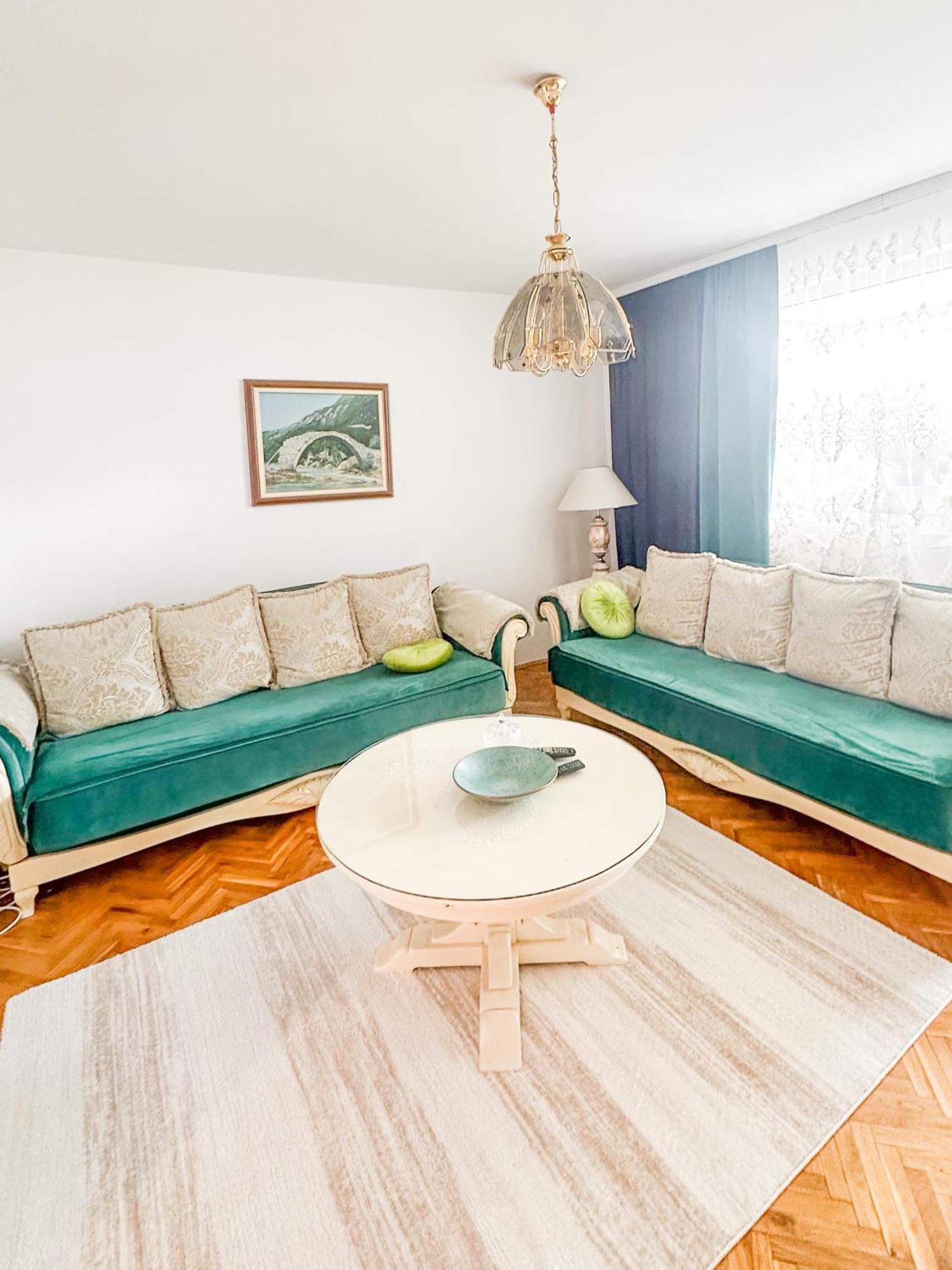 Vila Petunija Sjenica Luaran gambar