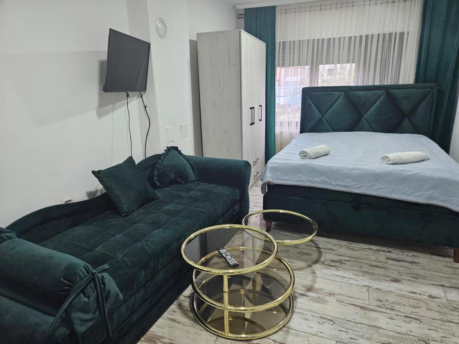 Vila Petunija Sjenica Bilik gambar